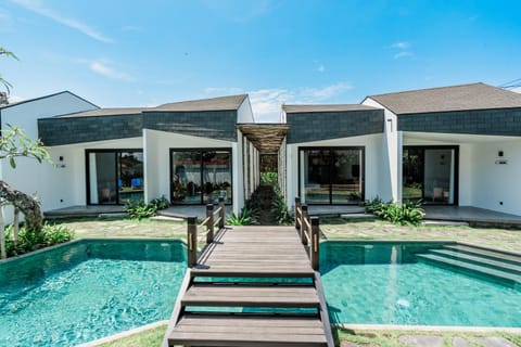 Property building, Pool view, Swimming pool