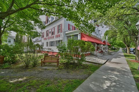 Property building, Neighbourhood, Natural landscape, Street view, Location