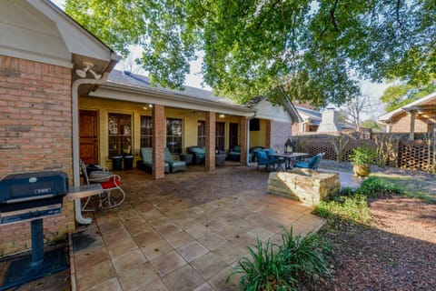 Myrtlewood Cottage House in Tuscaloosa