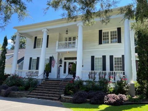 Bama Bed and Breakfast - Wisteria Suite Hôtel in Northport