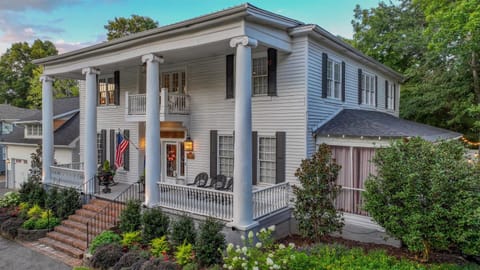 Bama Bed and Breakfast - Wisteria Suite Hotel in Northport