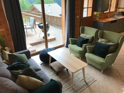 Allemond - Restful 2 bed apartment for ski, cycle & family Apartment in Oz