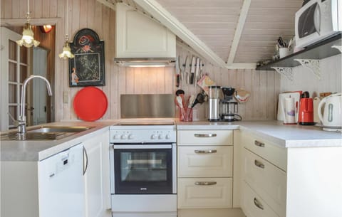 Nice Home In Sjllands Odde With Wifi Casa in Zealand