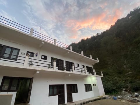 Chirag Homestay Kainchi Urlaubsunterkunft in Uttarakhand