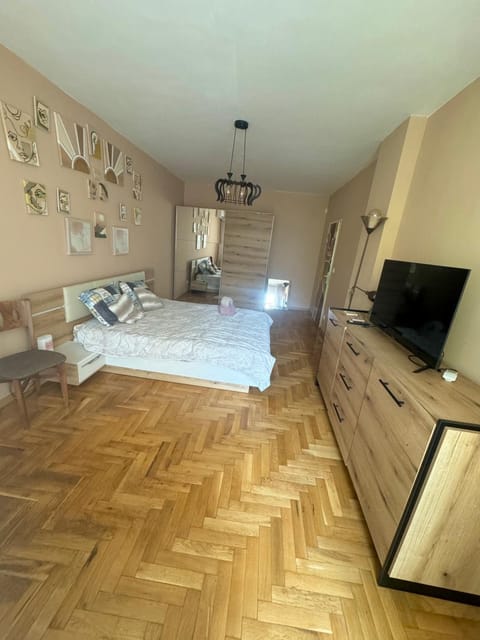 Spacious Apartment next to South Park Просторен Апартамент до Южен Парк Top Location Apartment in Sofia