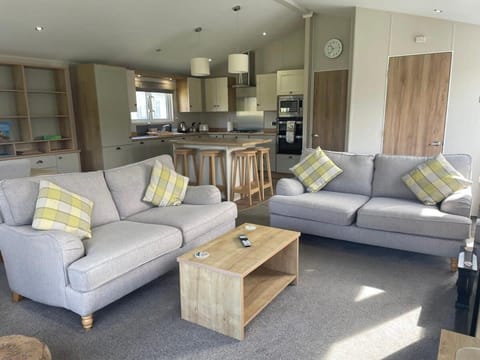 42 Woodland Walk Pevensey Bay Holiday Park sleeps 6 Chalet in Eastbourne