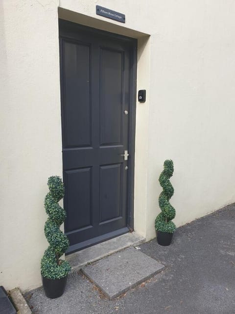 The Mews, Character cottage in The South Hams, Stunning walks on the doorstep, a 20 minute drive to the beautiful sandy beaches, Quiet courtyard setting with free off road parking! Casa in Ivybridge