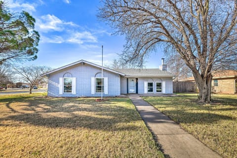 2 Mi to Lake Wichita Home with Game Room! Maison in Wichita Falls