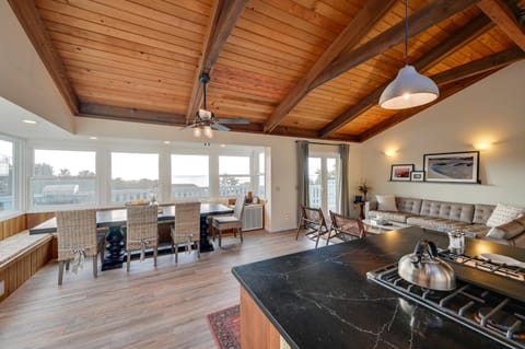 Pacific Coast House with Private Hot Tub! Maison in Mendocino County