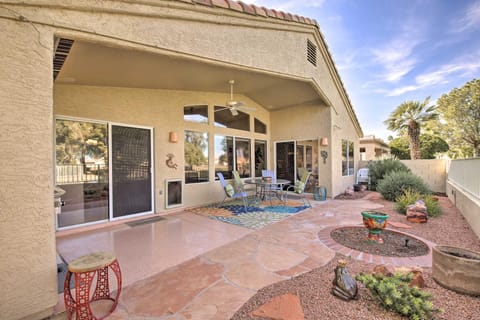 Surprise Retreat with Lake Views and Golf Course! House in Sun City West