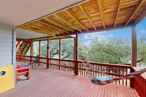 Oak Crest House in Canyon Lake