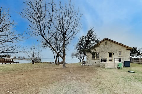 Lakefront Life House in Lake Buchanan