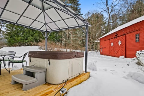 Retreat on the Pond Haus in Chestertown