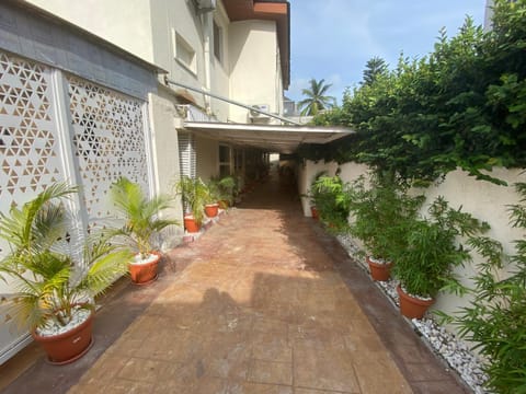 Patio, Facade/entrance, Garden