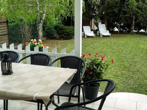 Garden, Dining area