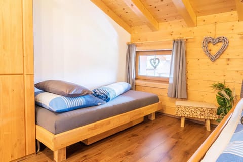 Photo of the whole room, Bedroom, bunk bed