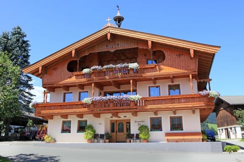 Property building, Facade/entrance, Summer