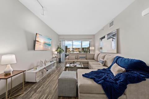 Venice Beach Lux Retreat Coastal Apartment Haven Condominio in Marina del Rey