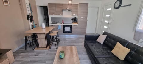 Agréable maisonnette à proximité du centre-ville Apartment in Oyonnax