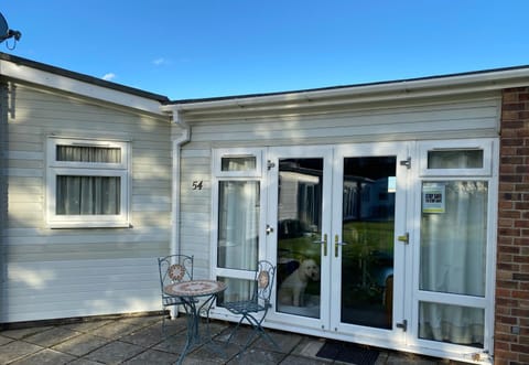 Driftwood WINTERTON VALLEY ESTATE Dog Friendly Chalet in Winterton-on-Sea