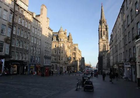 Tron Kirk Residence Condo in Edinburgh