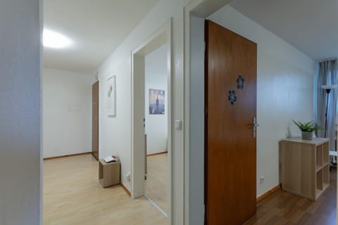 T&K Apartments - 3 Room Apartment Condo in Essen