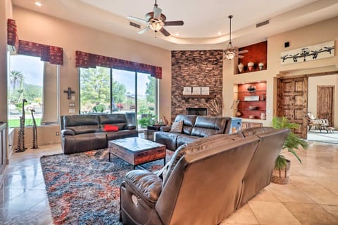 Lavish Estate with Sports Court and Home Theater! House in Scottsdale