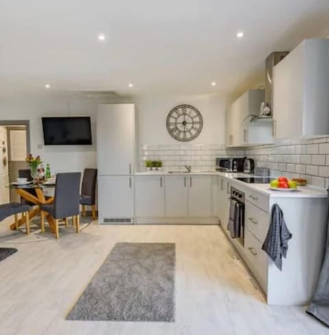 1 Bedroom Holiday let in the Heart of West Wales Apartment in Wales