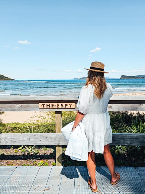 Nearby landmark, Day, People, Natural landscape, Beach, Guests, Sea view