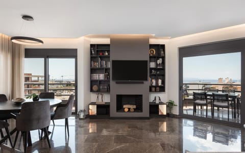 TV and multimedia, Living room, Seating area, Dining area