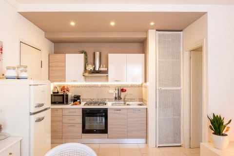 Elena Apartment - Free Secure Parking - Center - Pool - View Lake Apartment in Bardolino