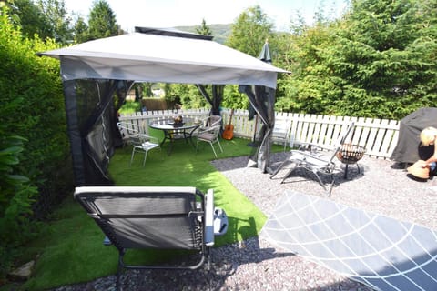 Property building, Patio, Balcony/Terrace