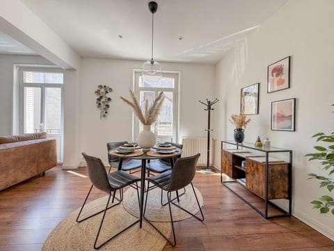 Le Canal,Hyper centre, Cosy, fibre, parking privée, 1 a 4 pers Apartment in Centre-Val de Loire