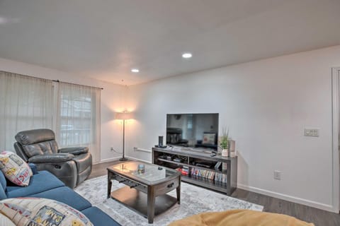 Pet-Friendly PNW Home, 1 Mi to Rockaway Beach House in Rockaway Beach