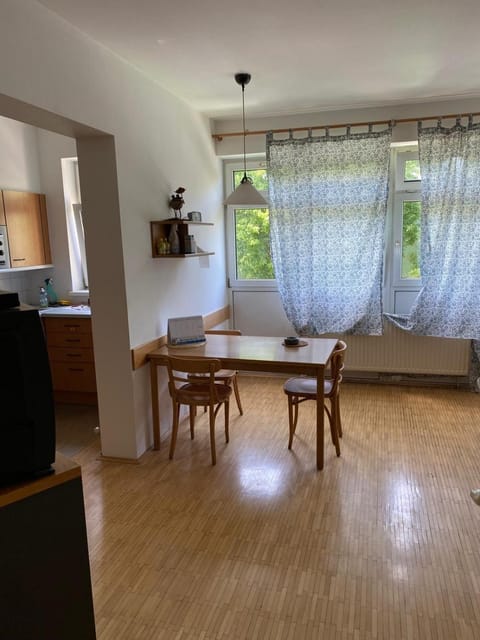 Seating area, Communal kitchen