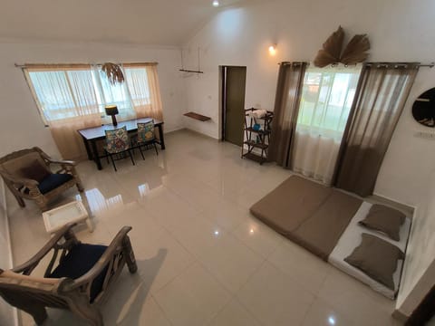 J-House, spacious apartments with balconies, Thalassa 1min away Apartment in Goa, India