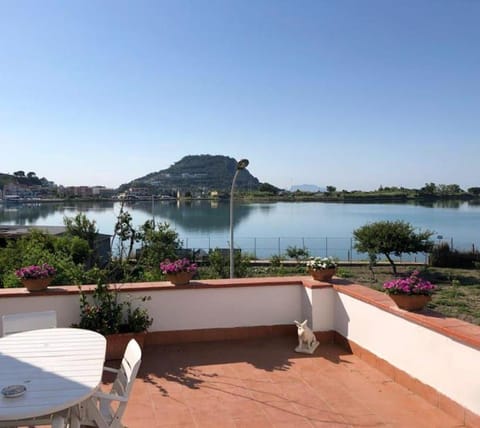 Balcony/Terrace, Lake view