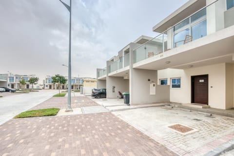Spell-binding 3BR Townhouse at DAMAC Hills 2 Dubailand by Deluxe Holiday Homes Villa in Dubai