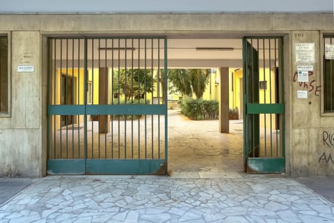 Property building, Facade/entrance