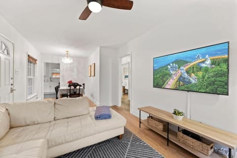 Communal lounge/ TV room, TV and multimedia, Living room