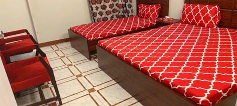 Couples Friendly Guest House Karachi Bed and Breakfast in Karachi