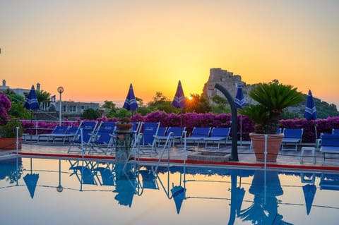 Pool view, Swimming pool, Swimming pool, Sunrise, sunbed