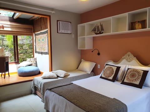 Bed, Seating area, Bedroom, air conditioner