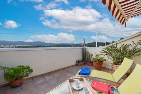 Balcony/Terrace, Mountain view