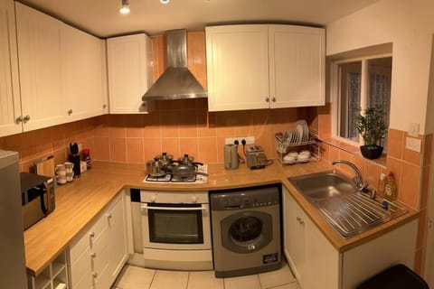 Kitchen or kitchenette, Communal kitchen