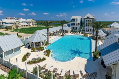 Poolside Paradise House in Port Aransas