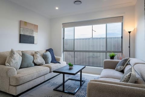 SPARKLING NEW BEACHHOUSE / SHELL COVE House in Wollongong