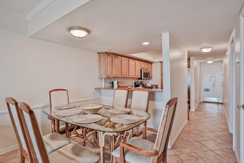 Four Winds Oceanfront Condo House in Crescent Beach