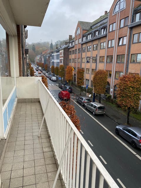 Neighbourhood, View (from property/room), Balcony/Terrace, Street view, Parking