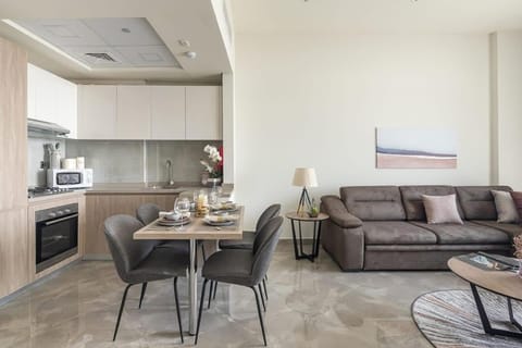 Frank Porter - Majestique Residence 2 Apartment in Dubai